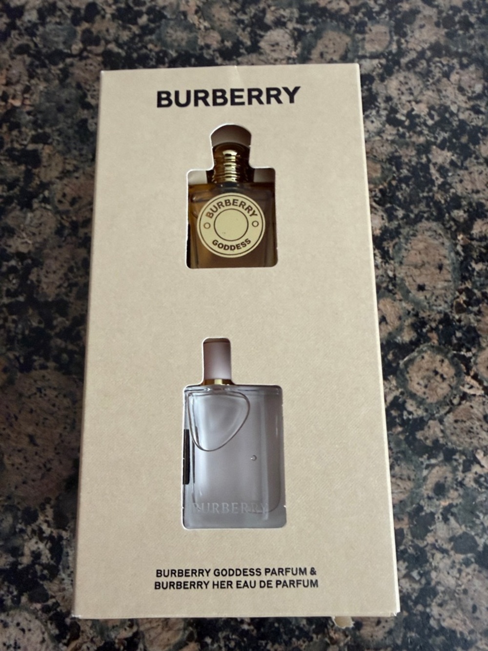 Burberry Cream & Gold Fragrance Gift Set minie set
